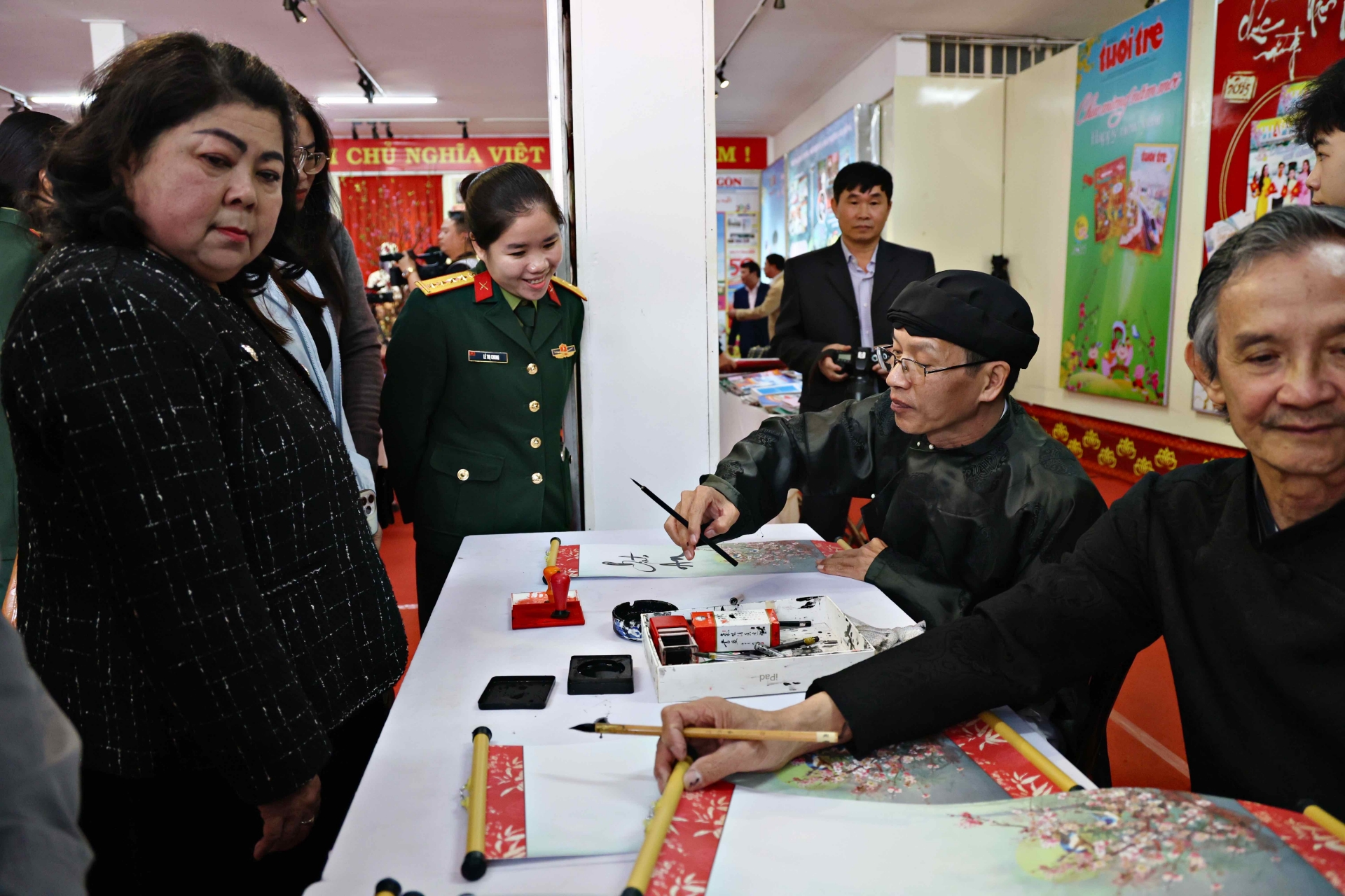 Spring Festival brings ethnic cultural relics to the public, photo 3