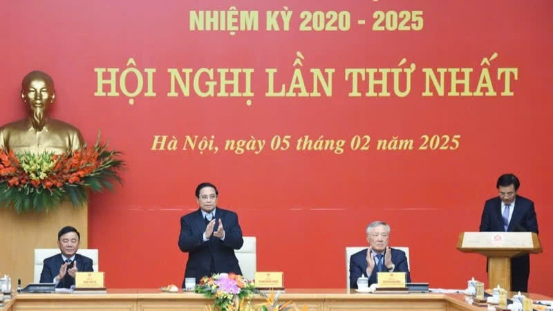 Pham Minh Chinh 총리가 2020-2025년 임기 정부당 집행위원회 첫 회의를 주재했습니다.