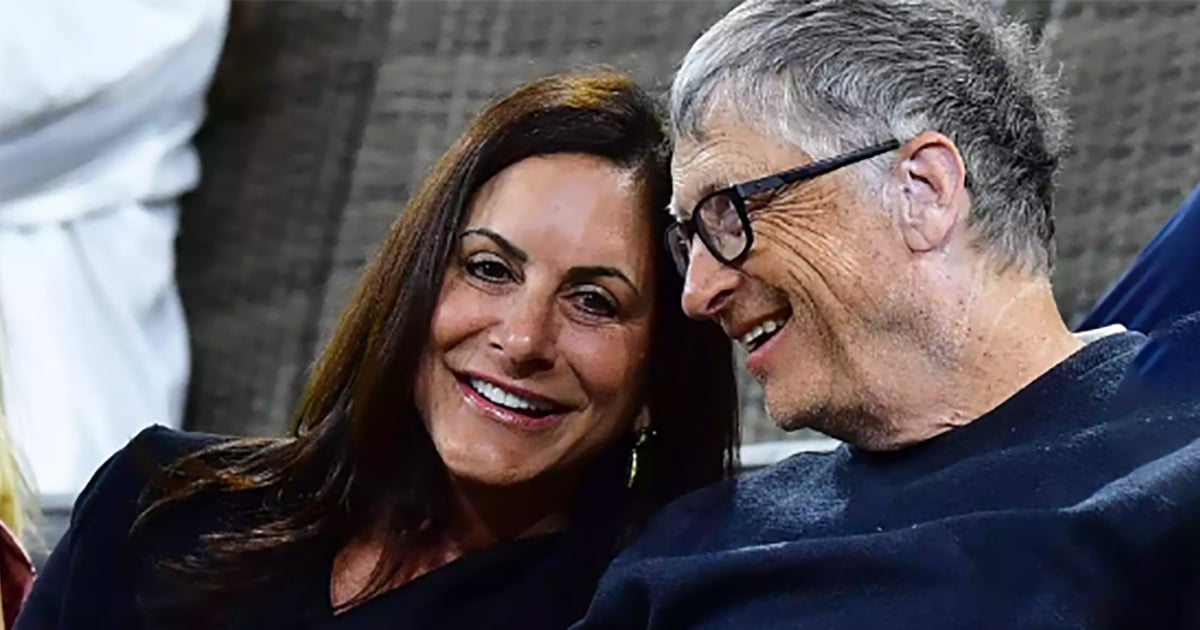 Bill Gates tells love story