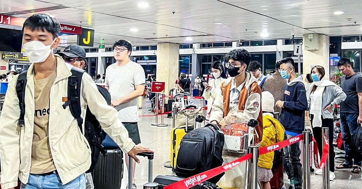 Ich habe Schwierigkeiten, nach Ho-Chi-Minh-Stadt zurückzukehren, weil die Flugkosten astronomisch hoch sind und mehr als ein Monatsgehalt kosten.