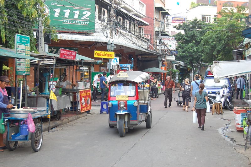 ថៃ​និង​មី​យ៉ាន់​ម៉ា​គ្រោង​នឹង​បិទ​តំបន់​ព្រំដែន​ដើម្បី​ទប់ទល់​នឹង​រលក​ទី​១​នៃ​ភ្លើង​។