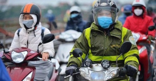 Viene un aire frío fuerte, en Hanoi hace mucho frío, entre 10 y 12 grados centígrados.