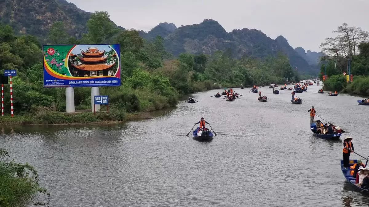 Top 10 lễ hội văn hoá lớn ở miền Bắc du khách không nên bỏ lỡ