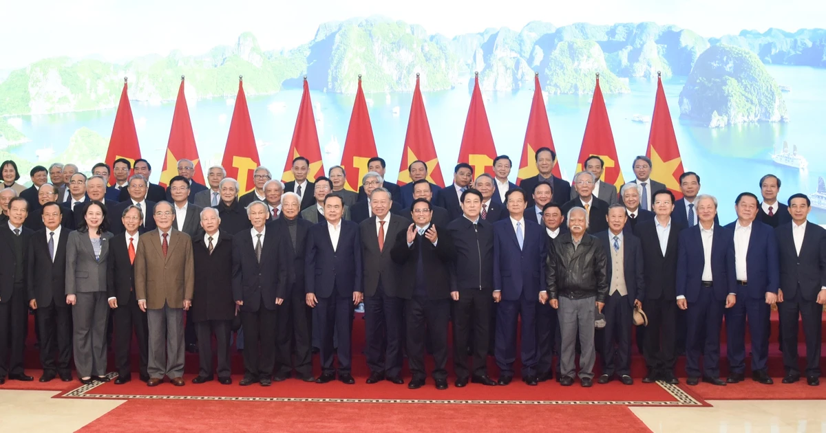 [Foto] Dirigentes del Partido y del Estado asisten al programa de la reunión “Celebrando la gloriosa Fiesta, celebrando la Primavera de At Ty 2025”