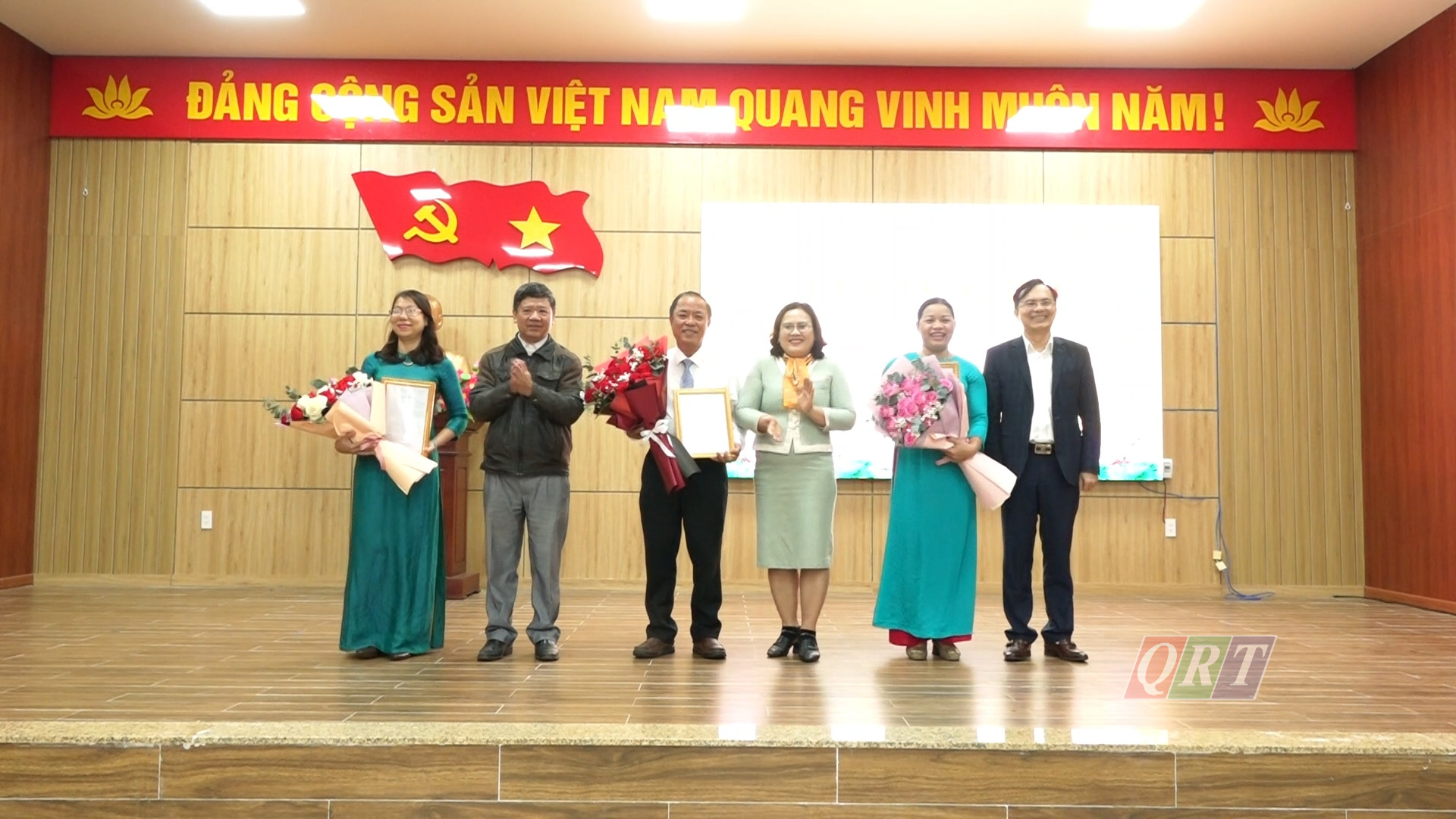 Quang Nam: Announcement of Decision to establish Propaganda Department and Mass Mobilization Department of Bac Tra My District Party Committee