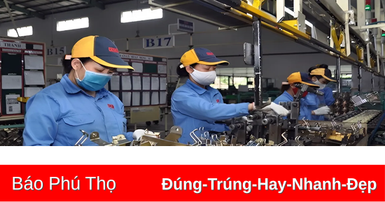 Công nhân phấn khởi trở lại làm việc sau Tết Nguyên đán