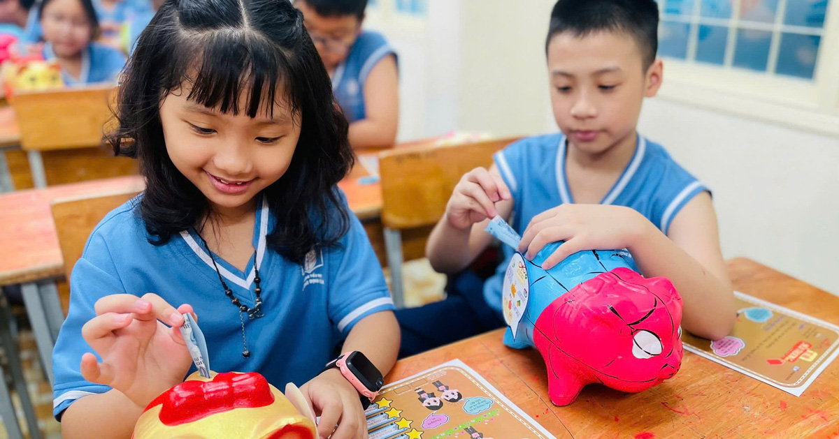 Muchos trucos para 'atraer' a los estudiantes a regresar a la escuela después del Tet