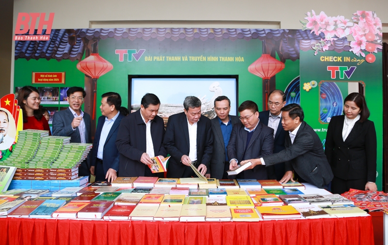 Thanh Hoa opens spring festival at ty 2025 photo 1