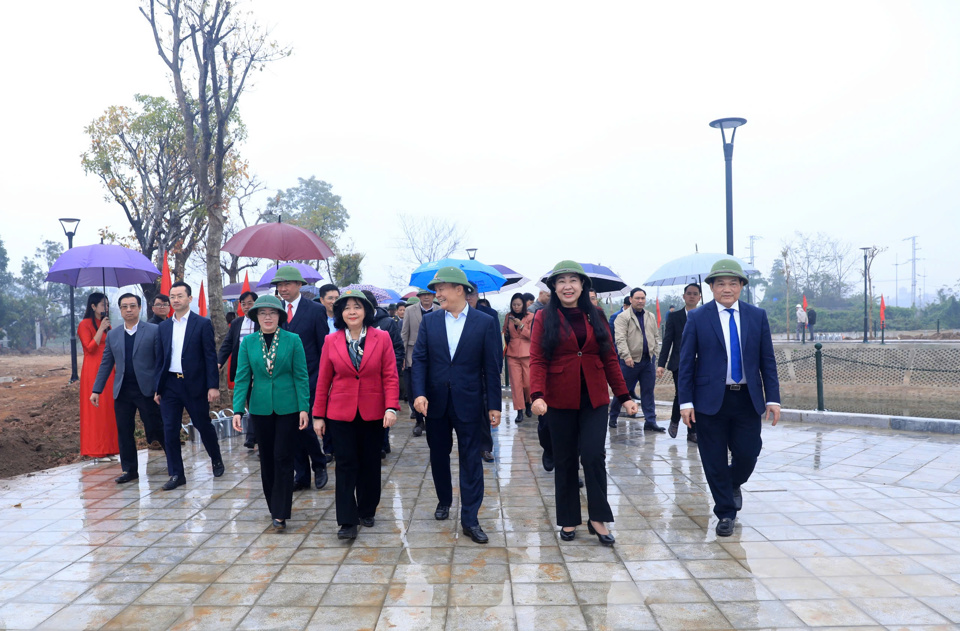 Delegates attending the 2025 Spring Tree Planting Festival in Thuong Tin district