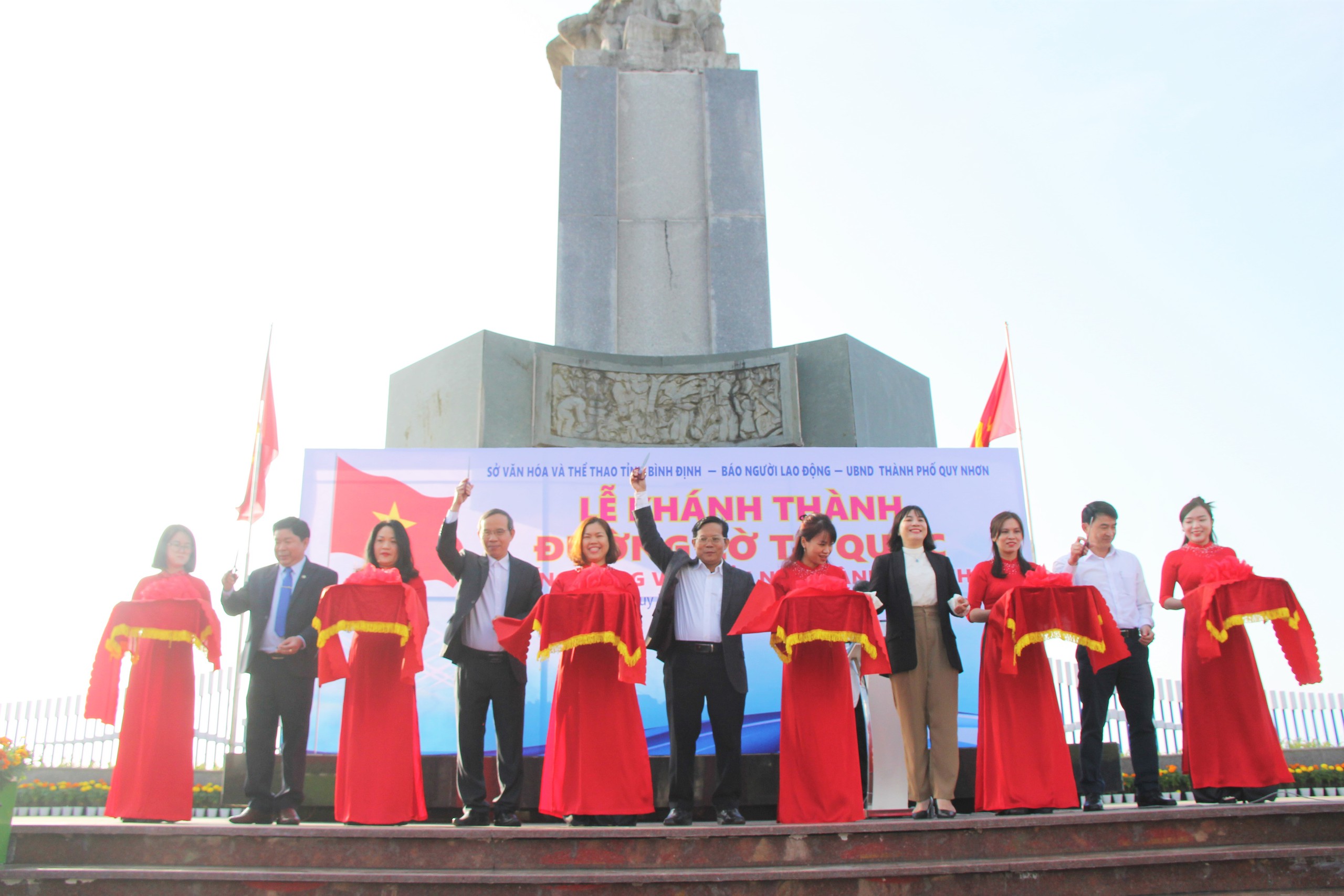 Khánh thành “Đường cờ Tổ quốc” tuyến đường ven biển nội thành đẹp nhất Bình Định- Ảnh 11.