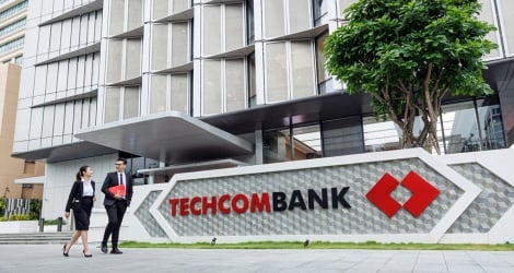 VN-Index tiếp tục giữ sắc xanh, cổ phiếu Techcombank tăng tới 2%