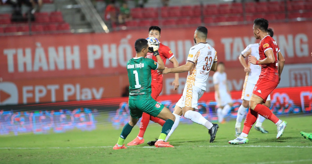 HAGL khó rớt hạng, một loạt cựu vương V-League nguy cơ lại cực cao