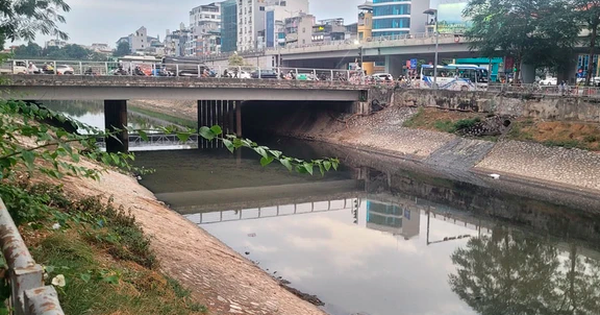 Tạm thời lấy nước hồ Tây bổ cập cho sông Tô Lịch