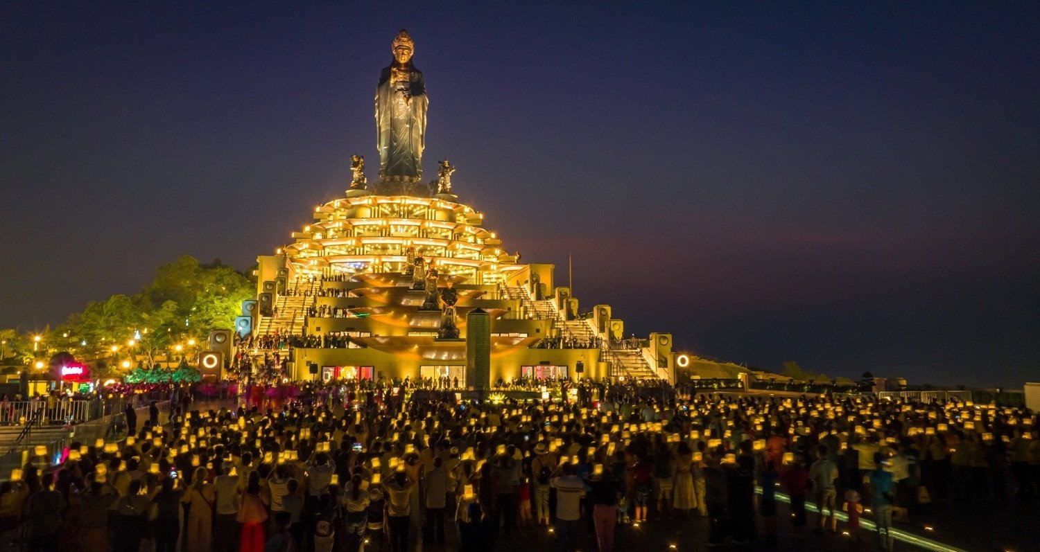 Tay Ninh attracts visitors with a series of big festivals at Ba Den Mountain and the Holy See