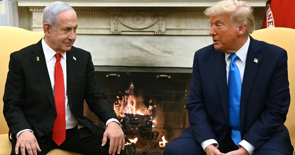 Trump reçoit un téléavertisseur doré et salue la « grande campagne » d'Israël