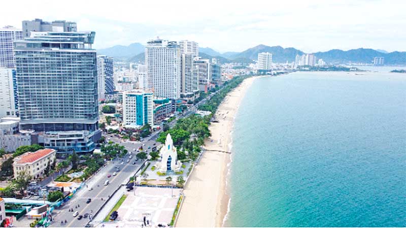 Khanh Hoa baut die Stadt. Nha Trang wird zum Kernstadtgebiet und Wirtschaftszentrum der Provinz.