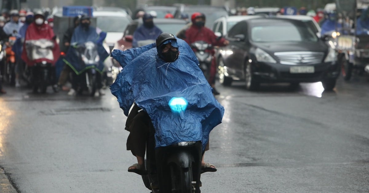 Drizzle and prolonged humidity, how to travel to ensure traffic safety