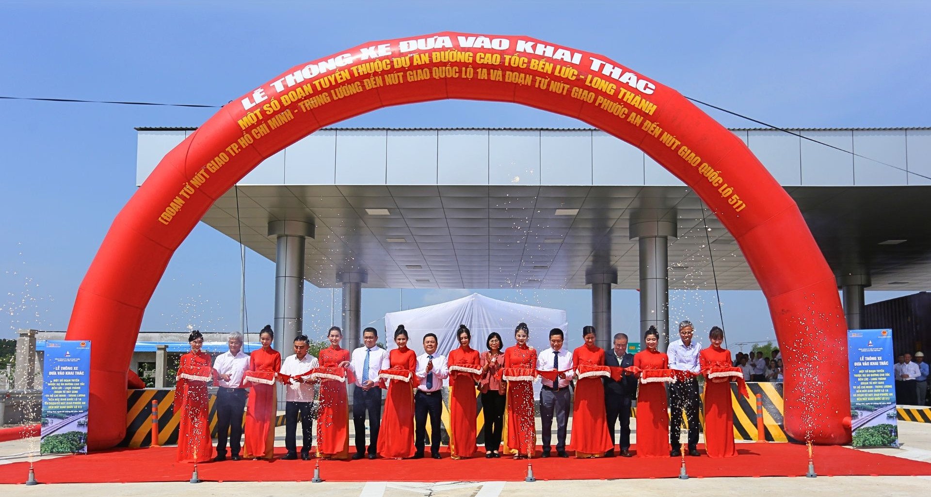 Some sections of Ben Luc - Long Thanh expressway open to traffic