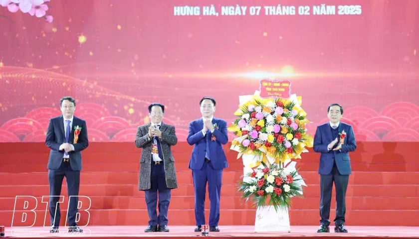 Opening of the fair connecting supply and demand of Tran businessmen with domestic and foreign enterprises in the spring of At Ty 2025