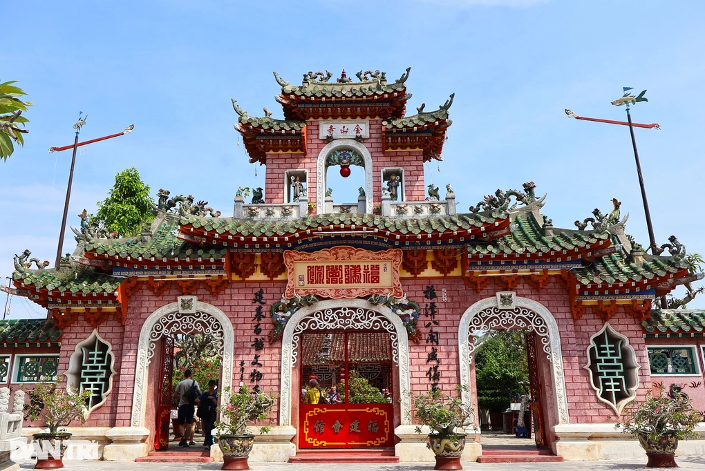 El salón de actos de 300 años de antigüedad con marcadas características chinas en el corazón de Hoi An