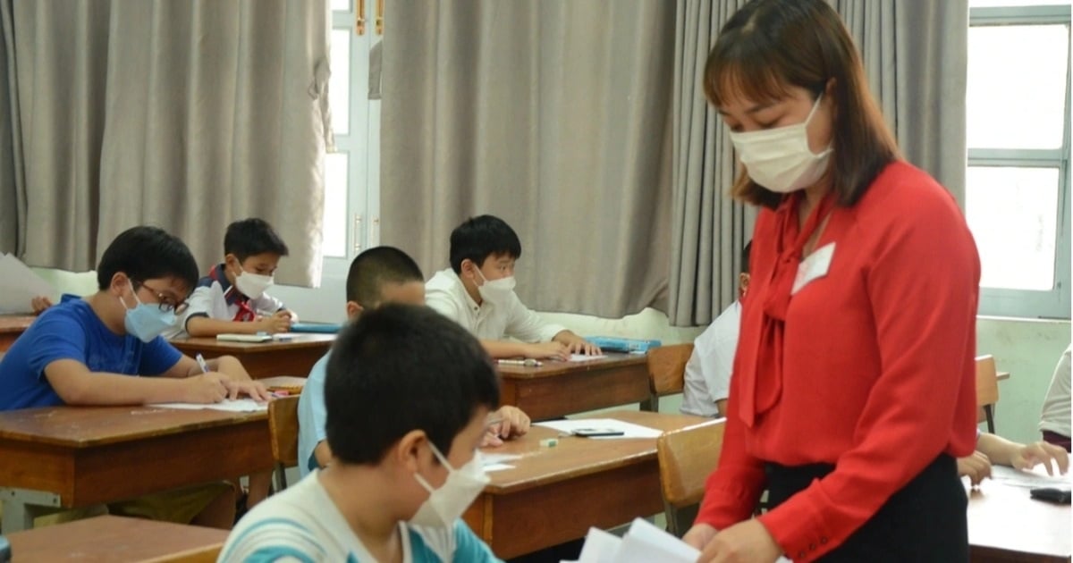 More than 5,000 teachers in Hanoi petition to receive additional income