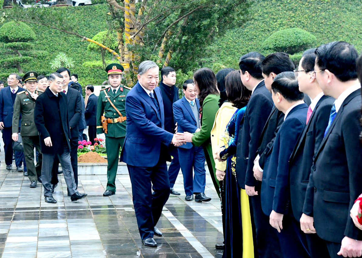 Le centre accompagne, Ha Giang perce