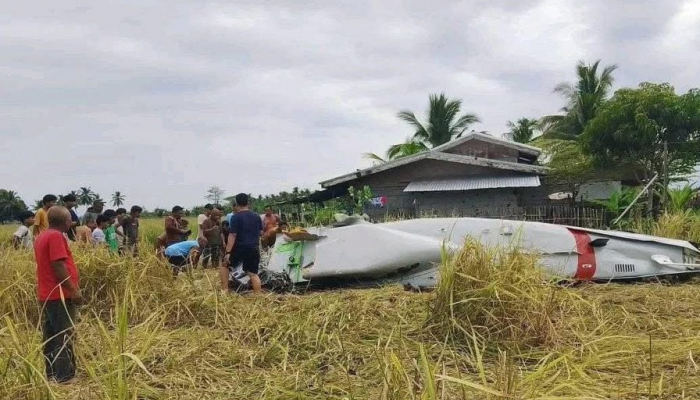 フィリピンで飛行機墜落、米兵1人死亡