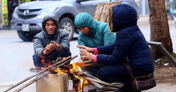 Welcoming the peak of extremely cold air, Hanoi has drizzle and freezing temperatures. When is the coldest time?