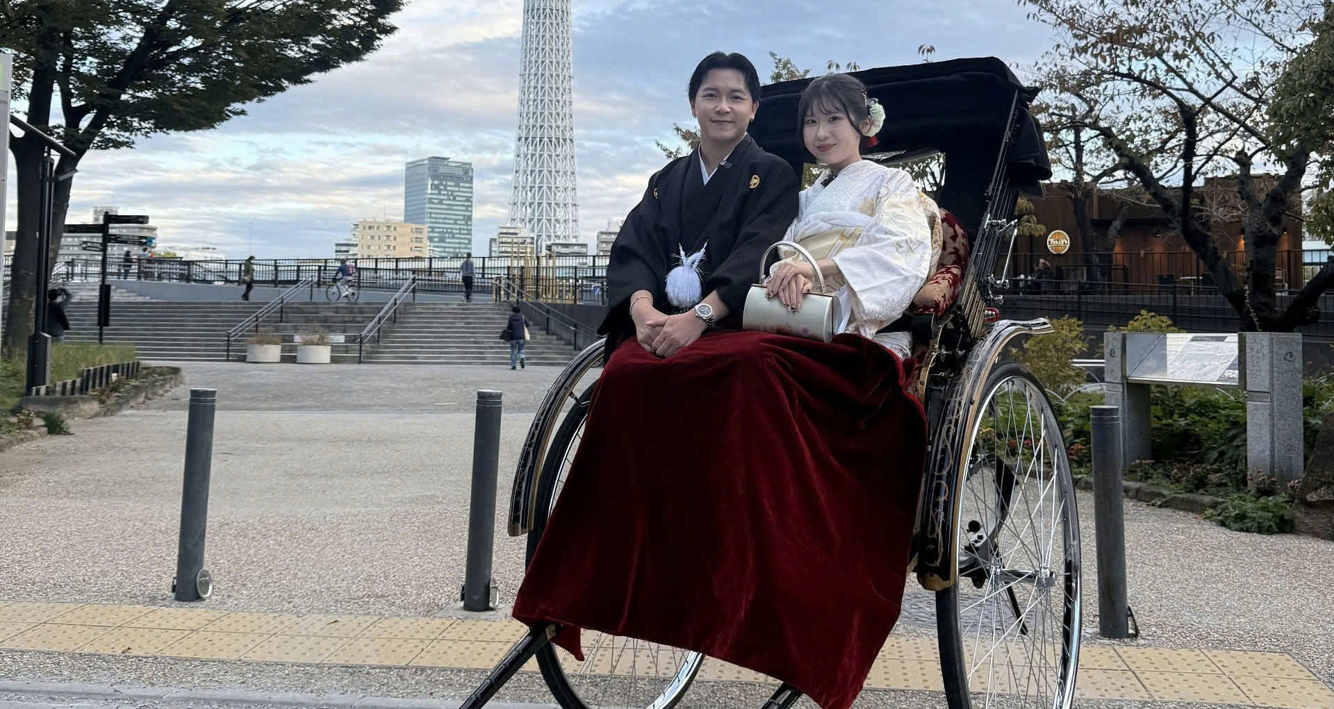 Couple shares how to travel to Japan on a budget, staying in luxury