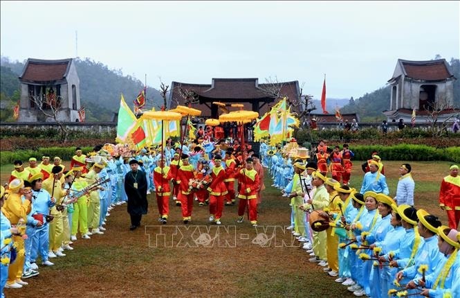 Yen Tu Spring Festival 2025 attracts many tourists from all over the world