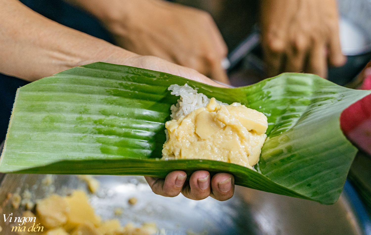 Xe bán xôi cadé tuổi đời hơn nửa thế kỷ ở khu Chợ Lớn chỉ bán tối đến gần nửa đêm,  - Ảnh 2.