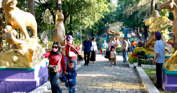 Cultural and spiritual tourist attractions are crowded with Spring visitors