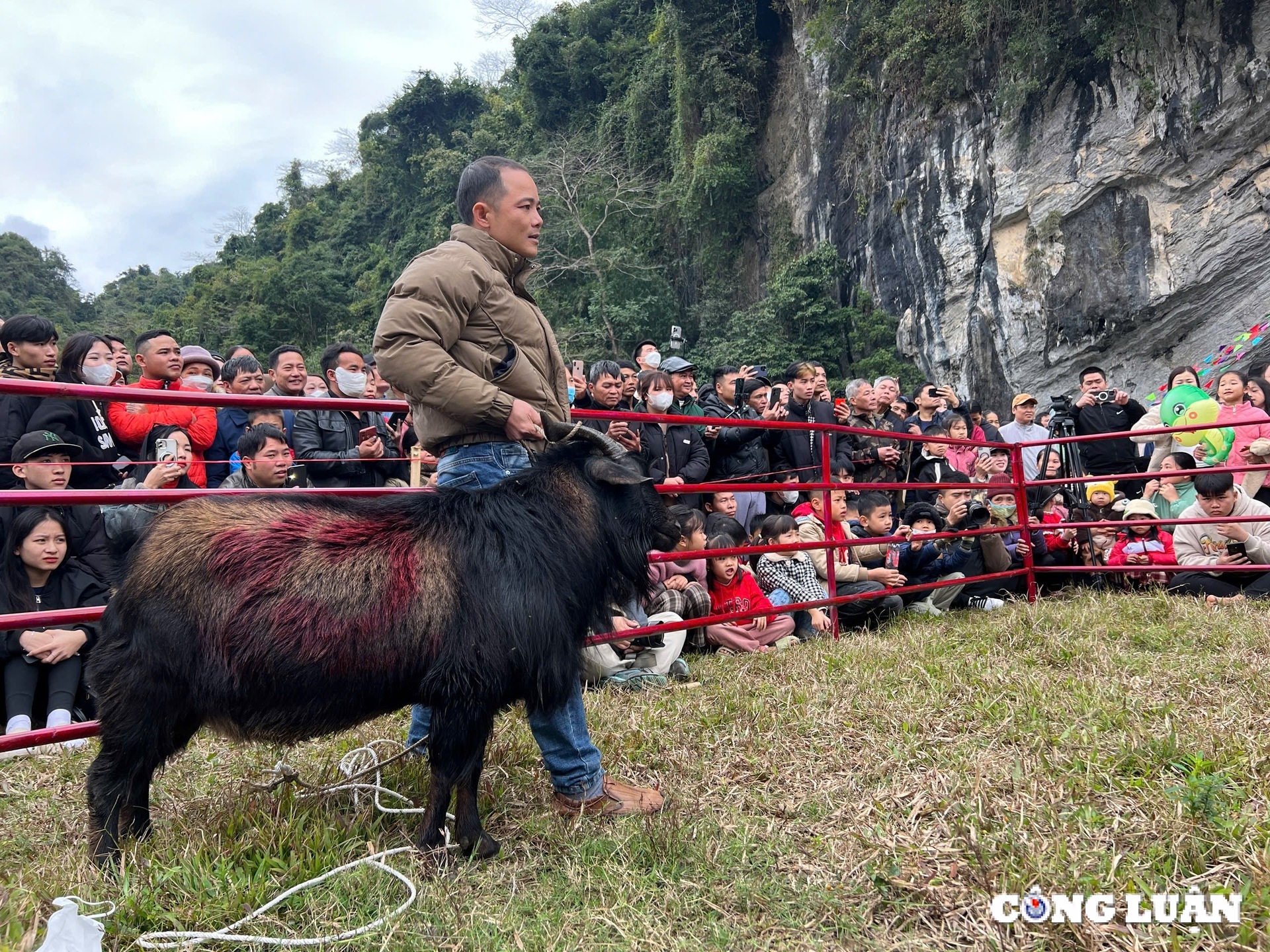 tuyen Quang man hoi thi choi de tai lam binh hinh ៤