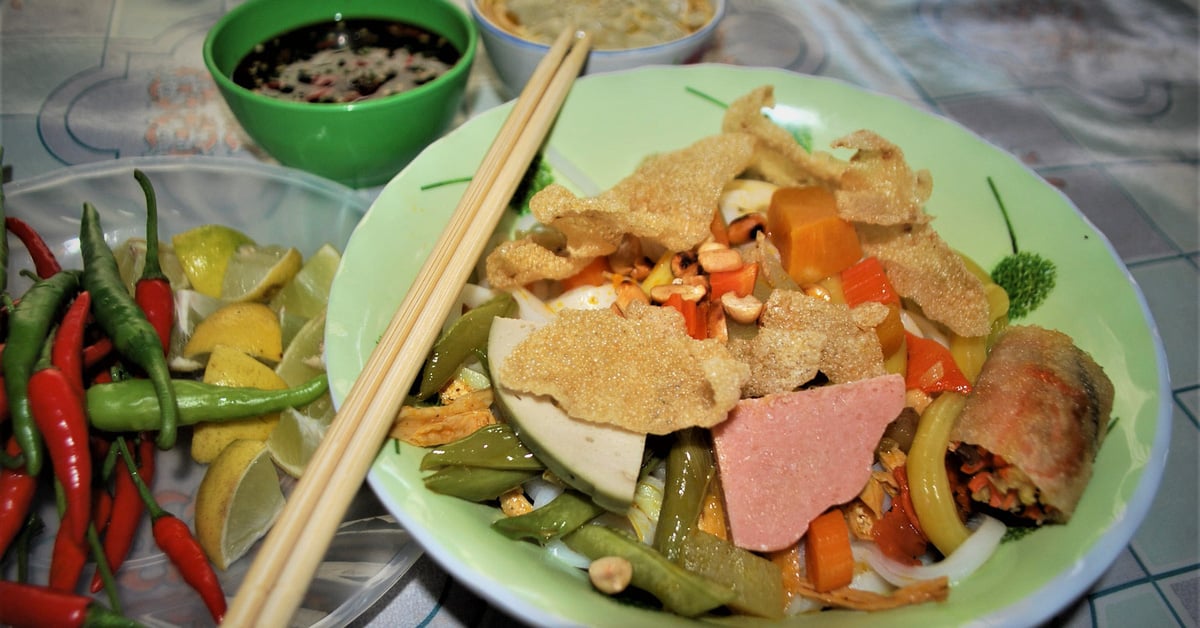 Vegetarian Quang noodles for the full moon of January