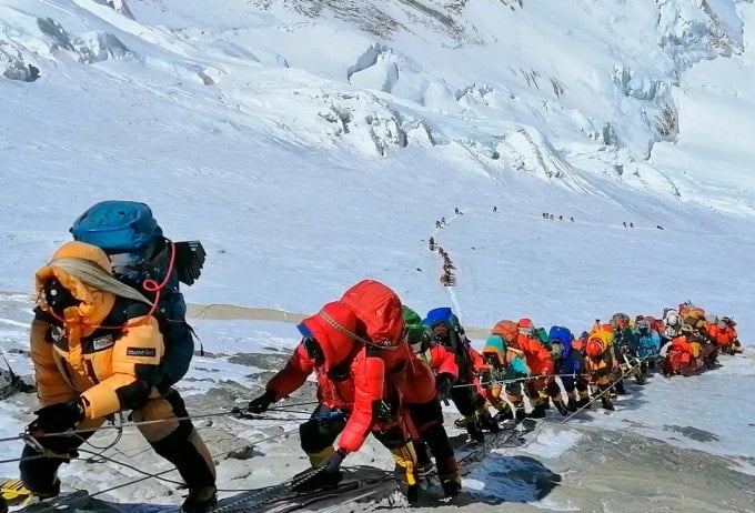 besteige den Everest-Berg.jpg