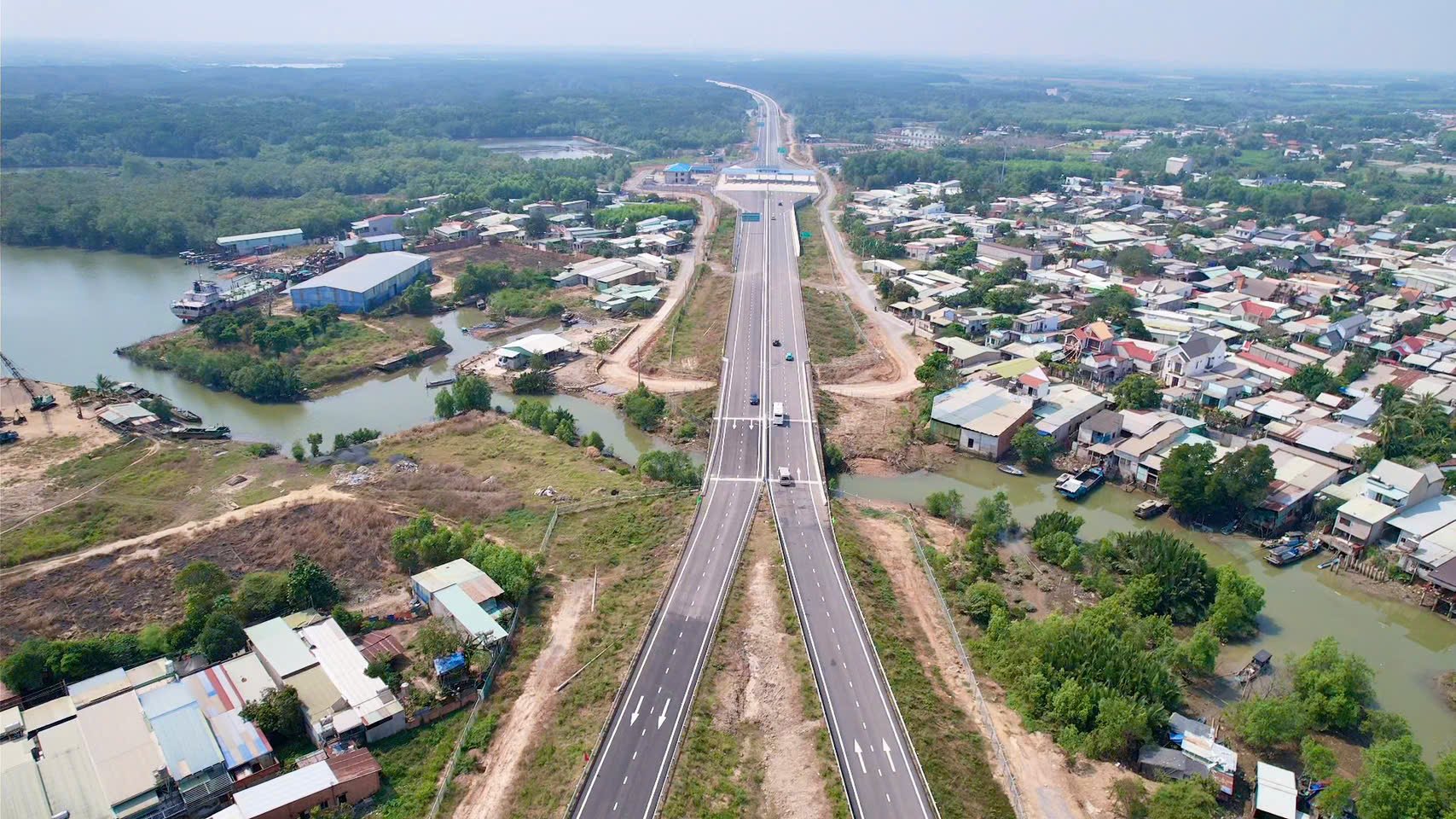 Chính thức thông xe hai đoạn cao tốc Bến Lức - Long Thành sau gần 11 năm thi công- Ảnh 6.