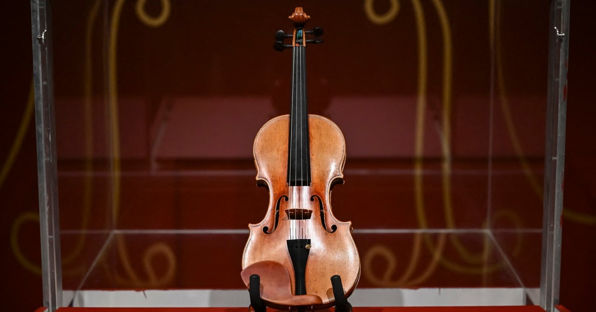 Đàn violin Stradivarius 300 năm tuổi có giá gần 280 tỉ đồng