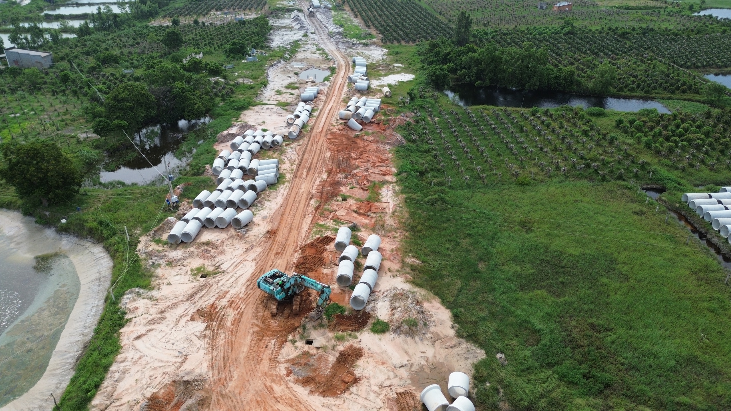 Đẩy nhanh thi công đường ven biển Hòn Lan - Tân Hải ở Bình Thuận- Ảnh 1.