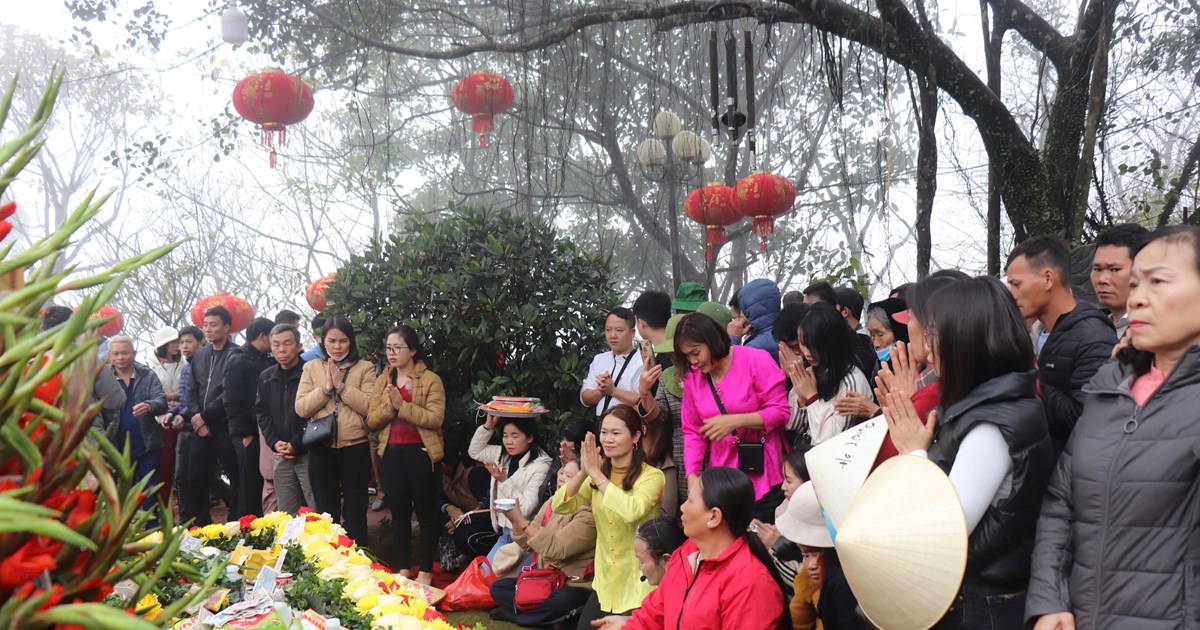 "Heaven's Gate Opening" Day at the National Historical and Cultural Relic of Nua Temple - Am Tien