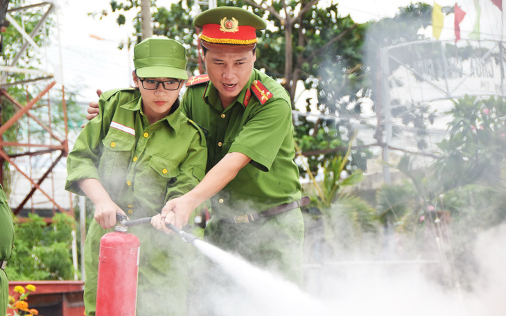 Phụ huynh né trang học kỳ quân đội lừa đảo, tránh mất tiền oan - Ảnh 6.