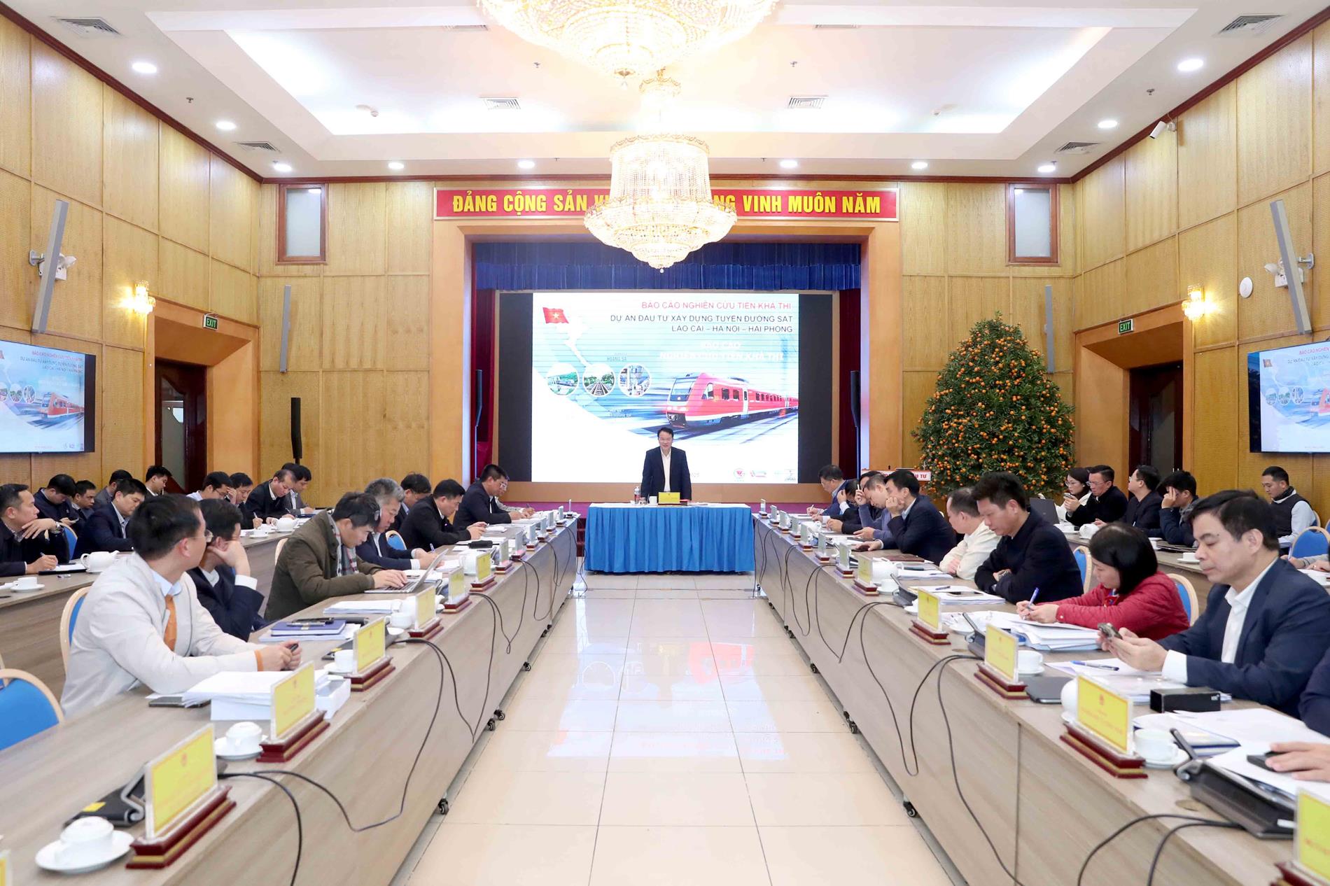 Meeting of the State Appraisal Council to appraise the Pre-Feasibility Study Report of the Lao Cai - Hanoi Railway Construction Investment Project