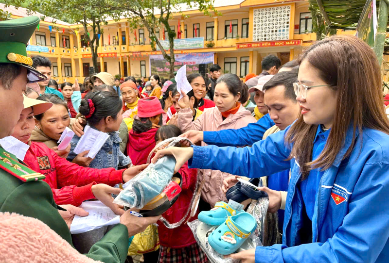 Connecter l'amour - Journal électronique de Quang Binh