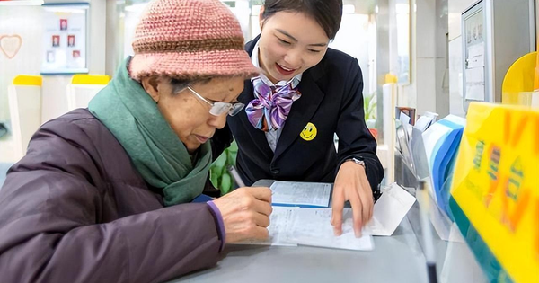 Mother-in-law requested to transfer 200 million VND to daughter-in-law but was refused by bank staff, police investigation discovered sophisticated fraud