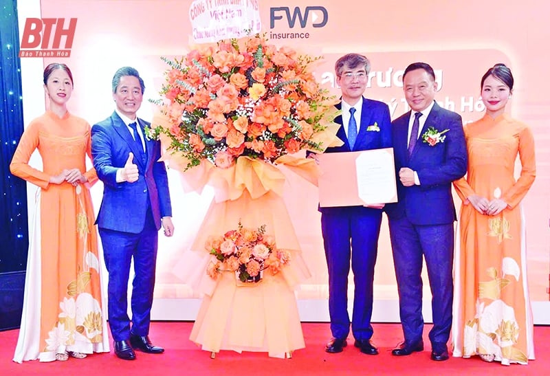 FWD Vietnam élargit son modèle de bureau d'agence générale, améliorant ainsi l'expérience d'assurance à Thanh Hoa