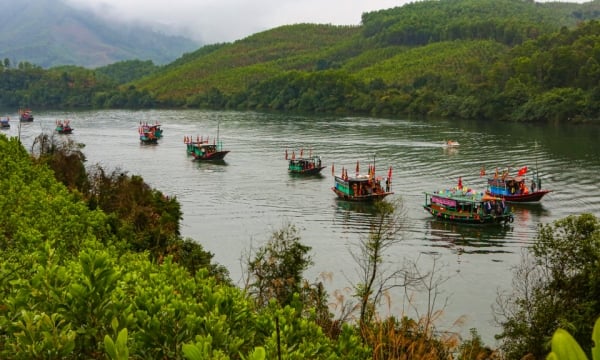 ពិធីបុណ្យប្រជាប្រិយនៅ Ba Che៖ សម្បូរទៅដោយអត្តសញ្ញាណវប្បធម៌ជនជាតិ