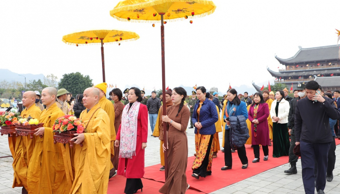 Ha Nam: Se inaugura oficialmente el Festival de Primavera Tam Chuc 2025