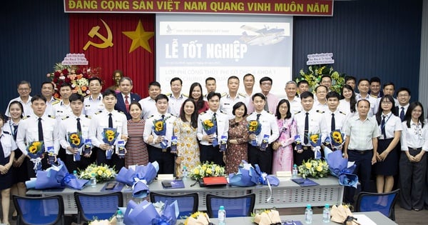 8 pilotos de hidroaviones de la Academia de Aviación de Vietnam se graduaron con excelentes resultados