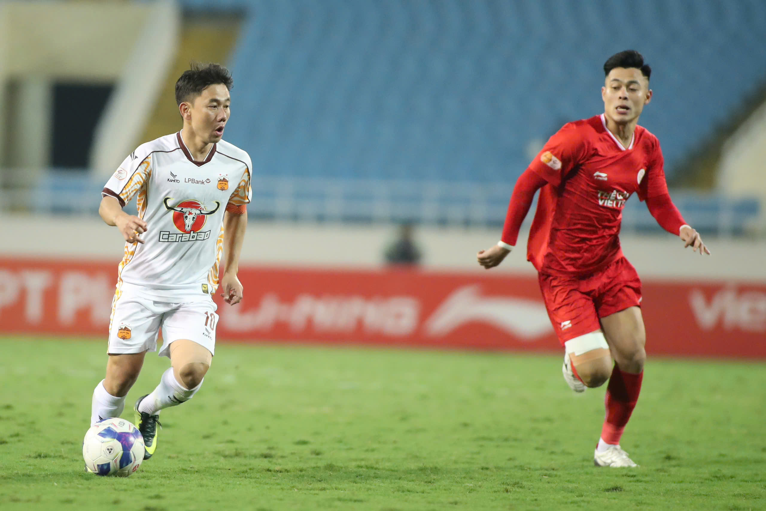 Bảng xếp hạng V-League mới nhất: Đội Đà Nẵng vẫn chìm dưới đáy, HAGL chưa thể bứt phá- Ảnh 1.