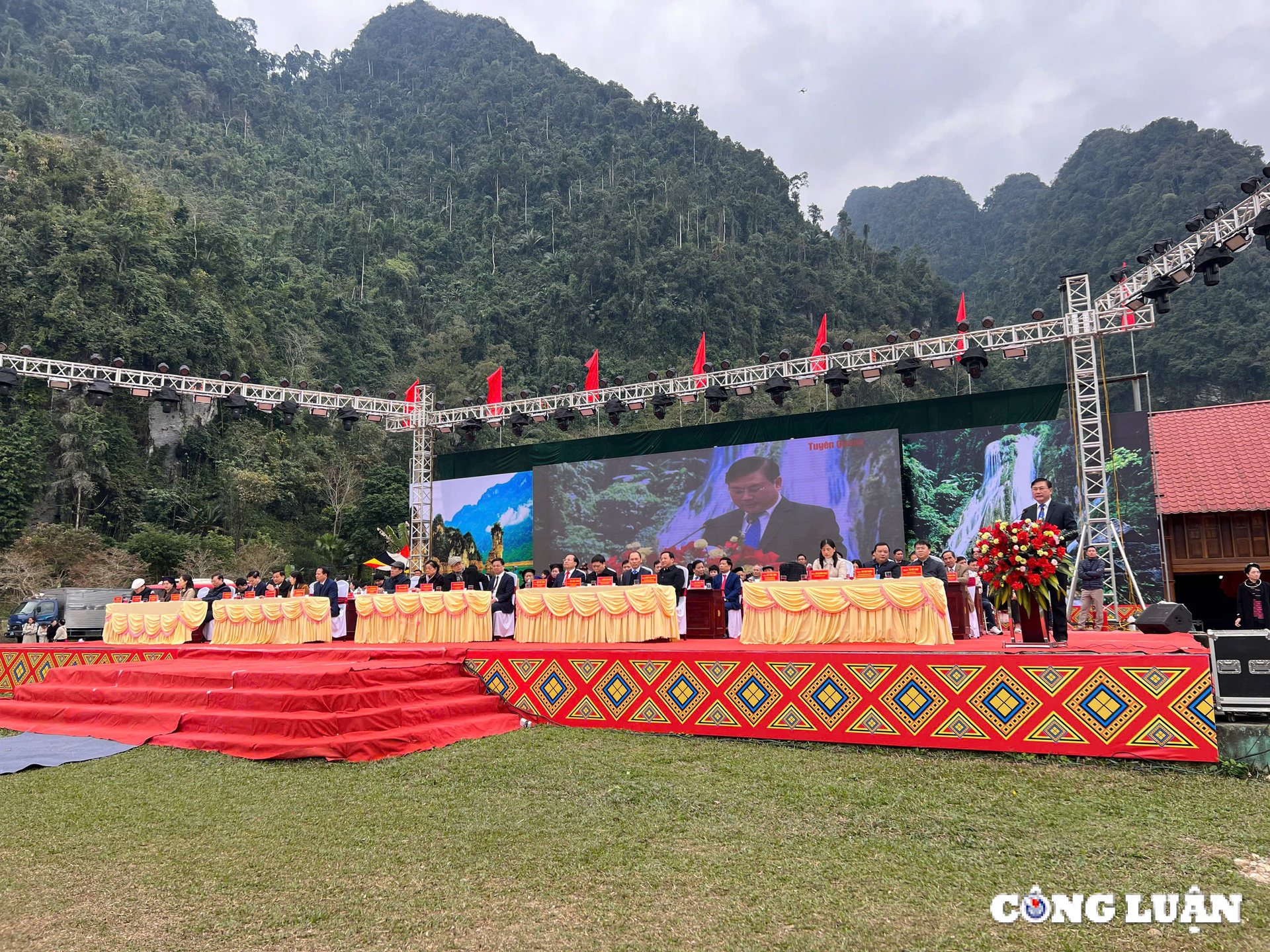 Tuyen Quang Unique Festival of Long Tong and Cultural Festival of Ethnic Groups in Lam Binh District 2025 Image 1