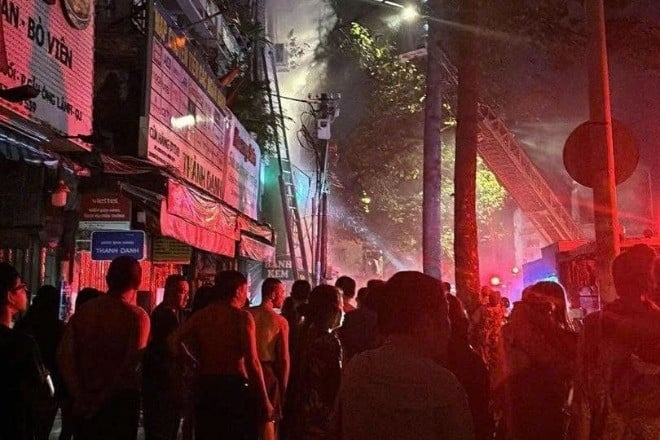 Un incendie se déclare dans une boulangerie du centre-ville de Hô-Chi-Minh-Ville, 8 personnes coincées appellent à l'aide